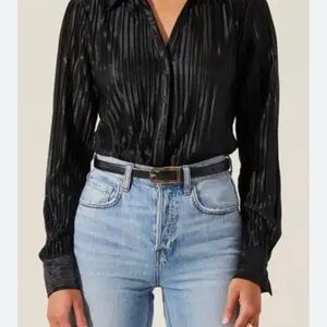 Astr Black Pleated Long Sleeve Button Down Shirt size small